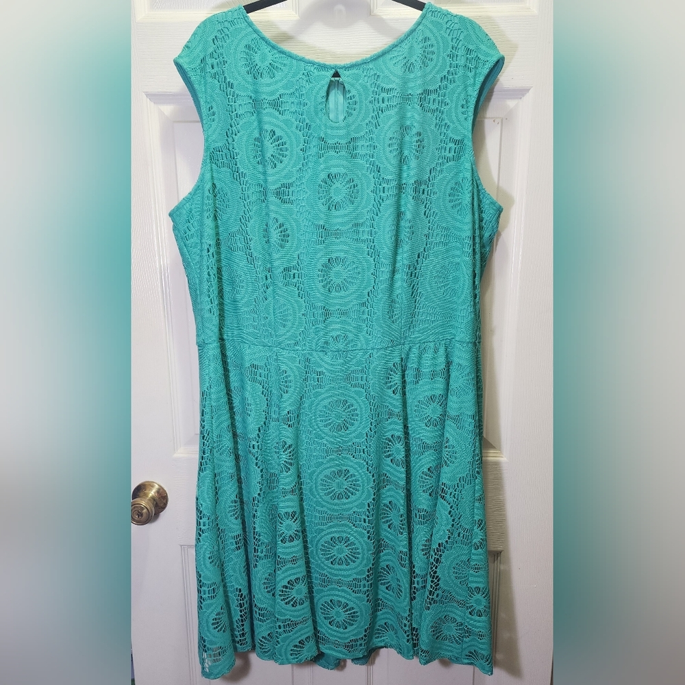 LONDON STYLE COLLECTION WOMAN GREEN/BLUE LACE SLEEVELESS DRESS 22W